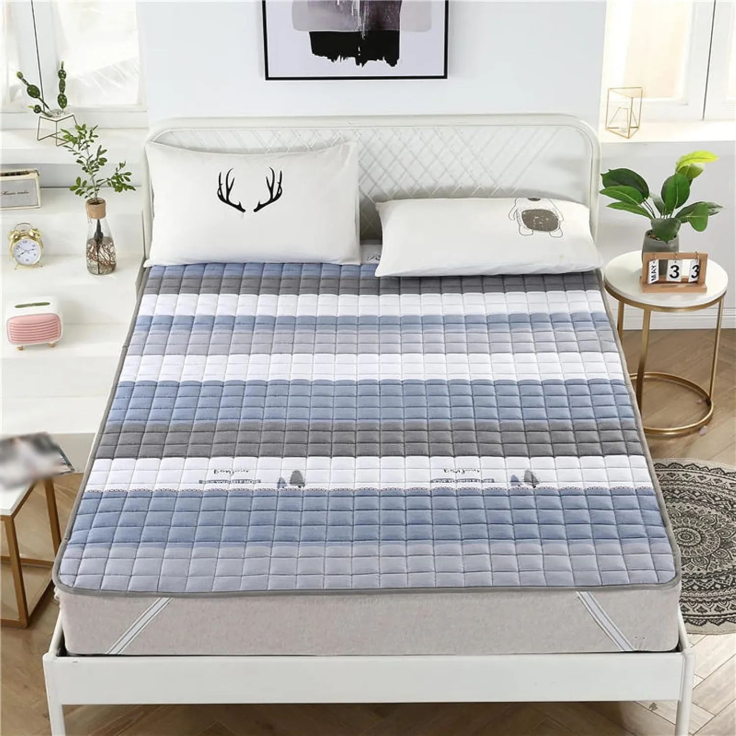 Cozy Animal Print Fitted Sheet - Milk Velvet Soft
Fleece Bed Sheet with Elastic, Comfy