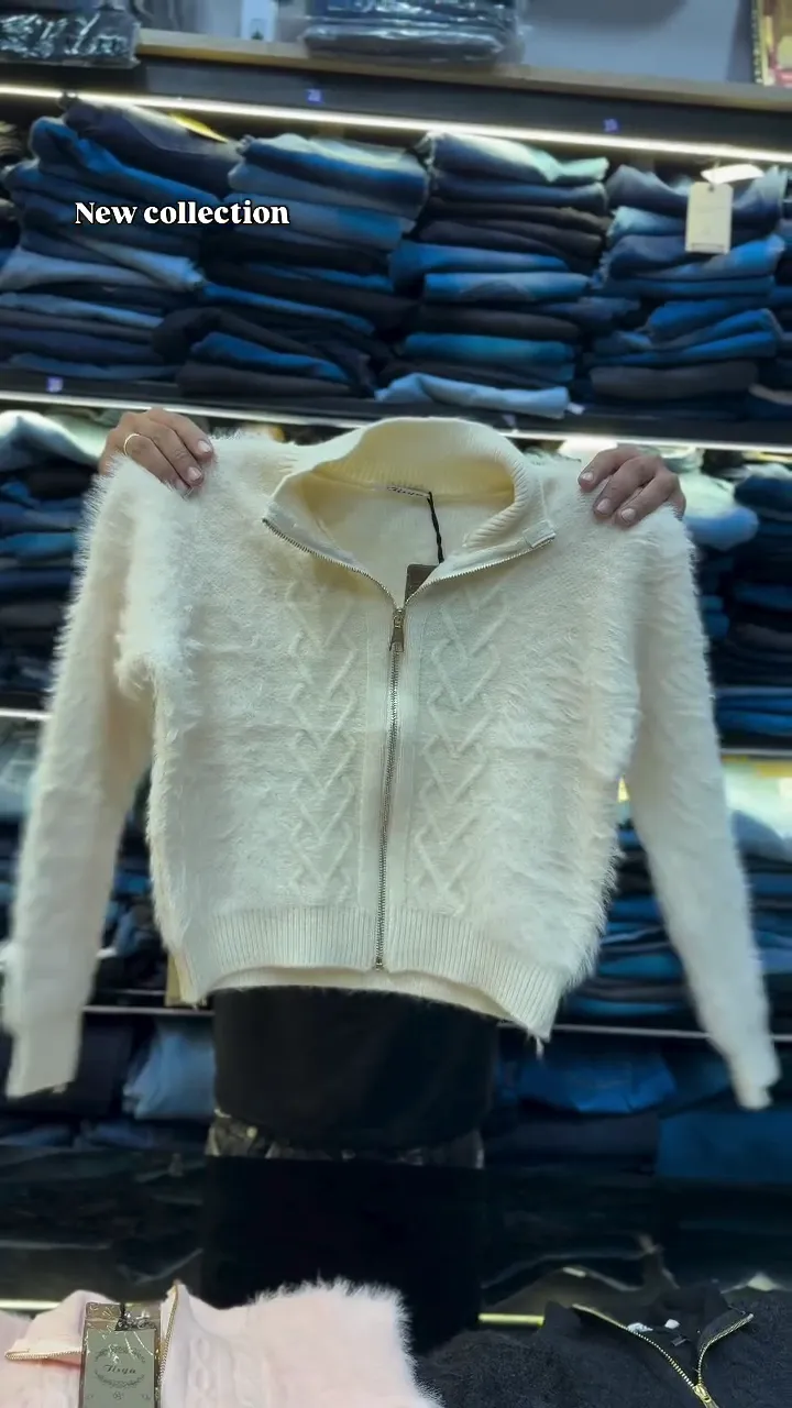 Ivory Furry Zip‑Up Cropped Winter Jacket with Cable‑Knit Center Panel and High Collar